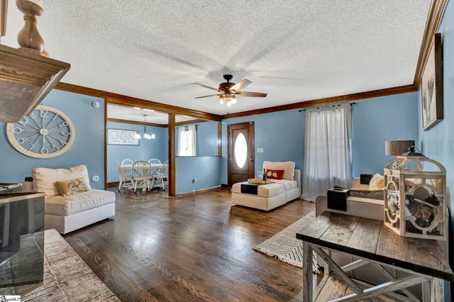 $899,900 | 206 Taylor Road, Greer, SC 29651