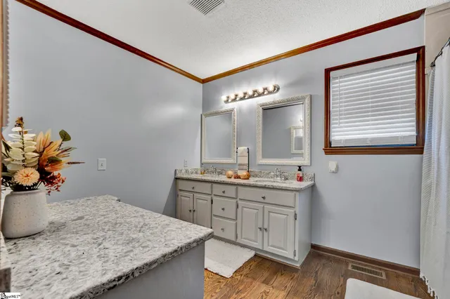 $899,900 | 206 Taylor Road, Greer, SC 29651