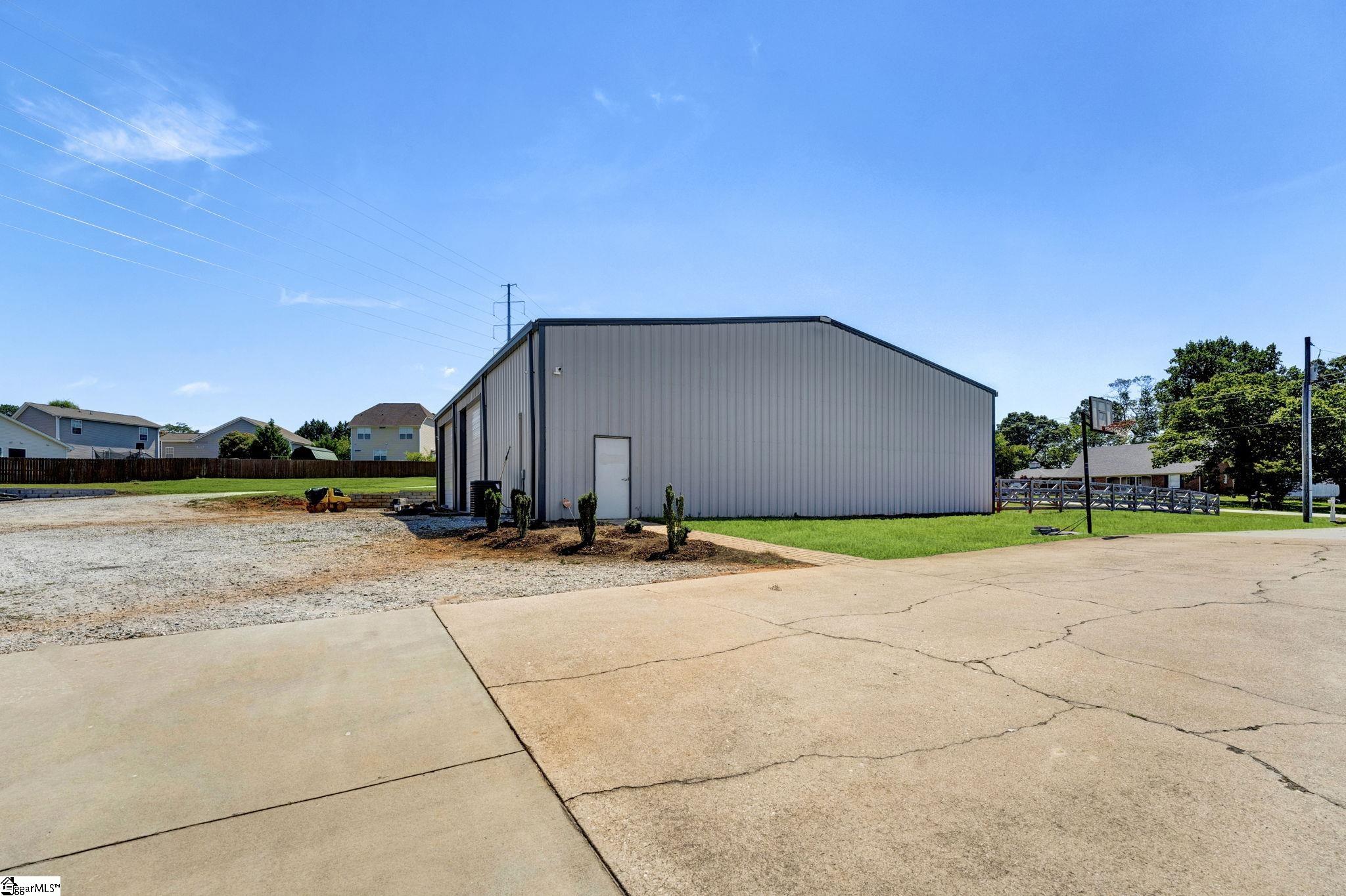 206 Taylor Road Greer, SC 29651 - Photo 5 of 36