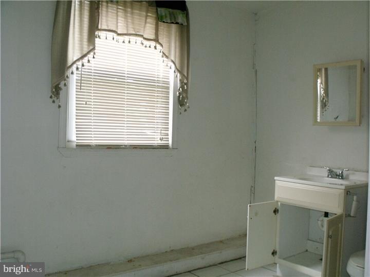 2053 Sigel Street Philadelphia, PA 19145 - Photo 11 of 20
