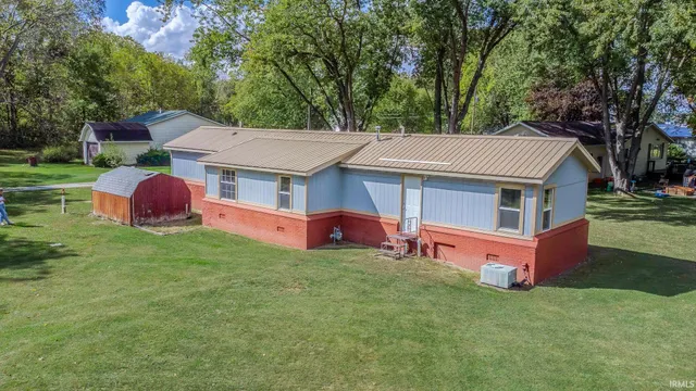 $259,900 | 2205 East 770 South, Wolcottville, IN 46795