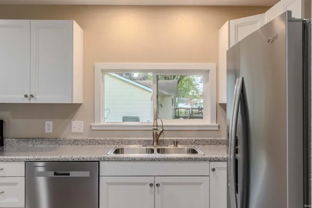 $259,900 | 2205 East 770 South, Wolcottville, IN 46795