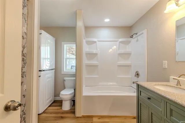 $259,900 | 2205 East 770 South, Wolcottville, IN 46795