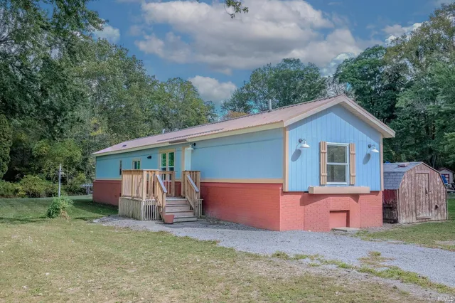 $259,900 | 2205 East 770 South, Wolcottville, IN 46795