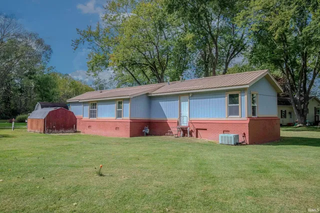 $259,900 | 2205 East 770 South, Wolcottville, IN 46795