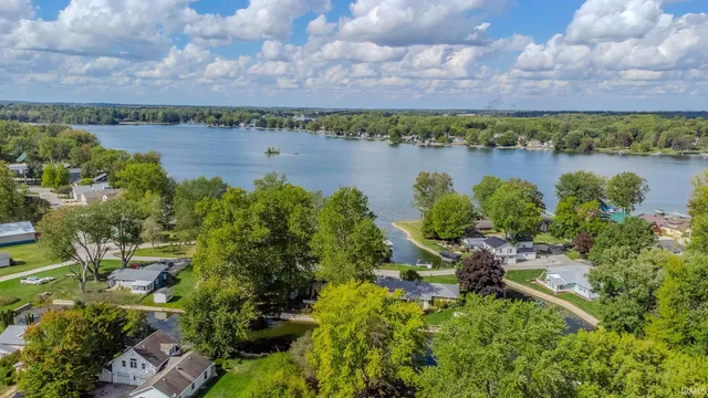 $259,900 | 2205 East 770 South, Wolcottville, IN 46795