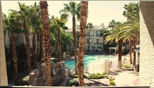 $1,695 | 7151 South Durango Drive, Unit 306, Las Vegas, NV 89113