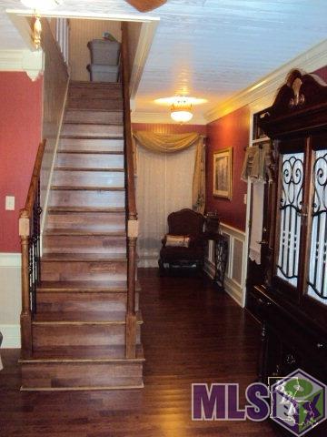 200 Cedar Street Raceland, LA 70394 - Photo 22 of 23 Stairs/Foyer