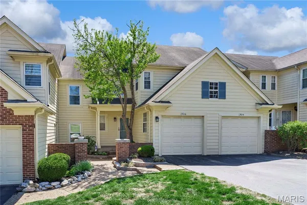 $230,000 | 3016 Autumn Shores Drive, Maryland Heights, MO 63043