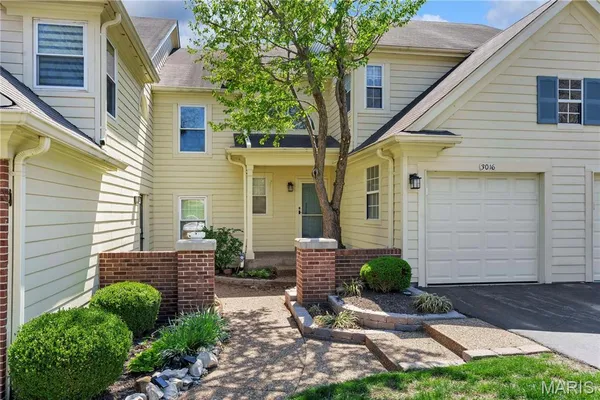 $230,000 | 3016 Autumn Shores Drive, Maryland Heights, MO 63043