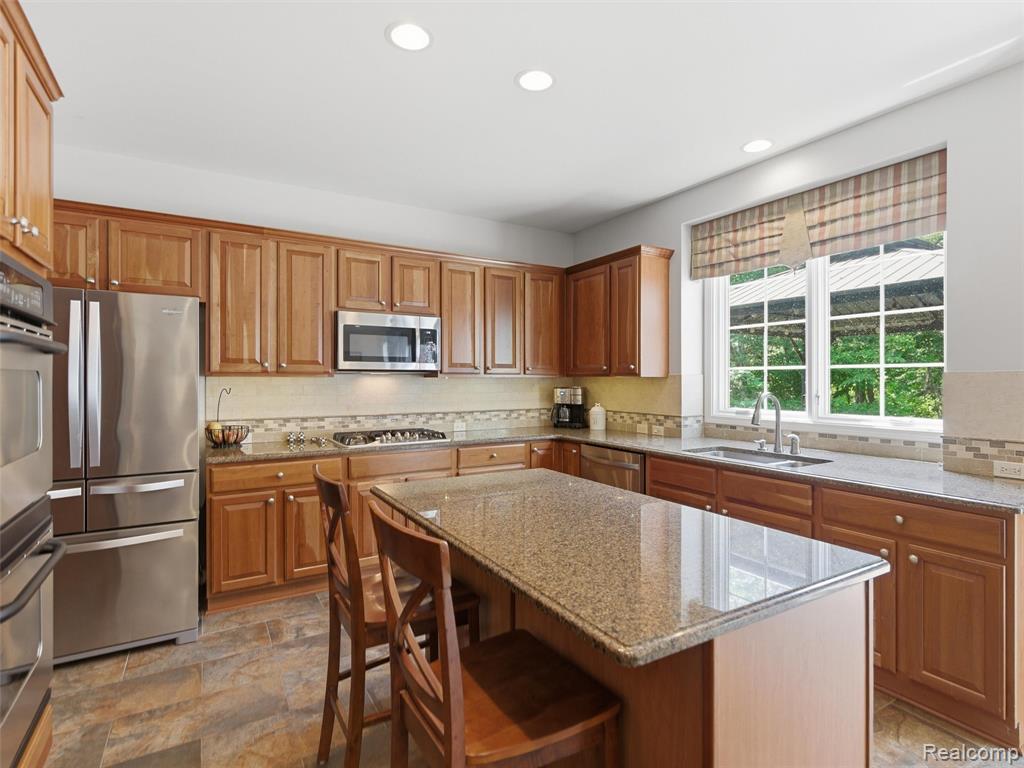 5454 Creekmonte Drive Rochester, MI 48306 - Photo 15 of 69