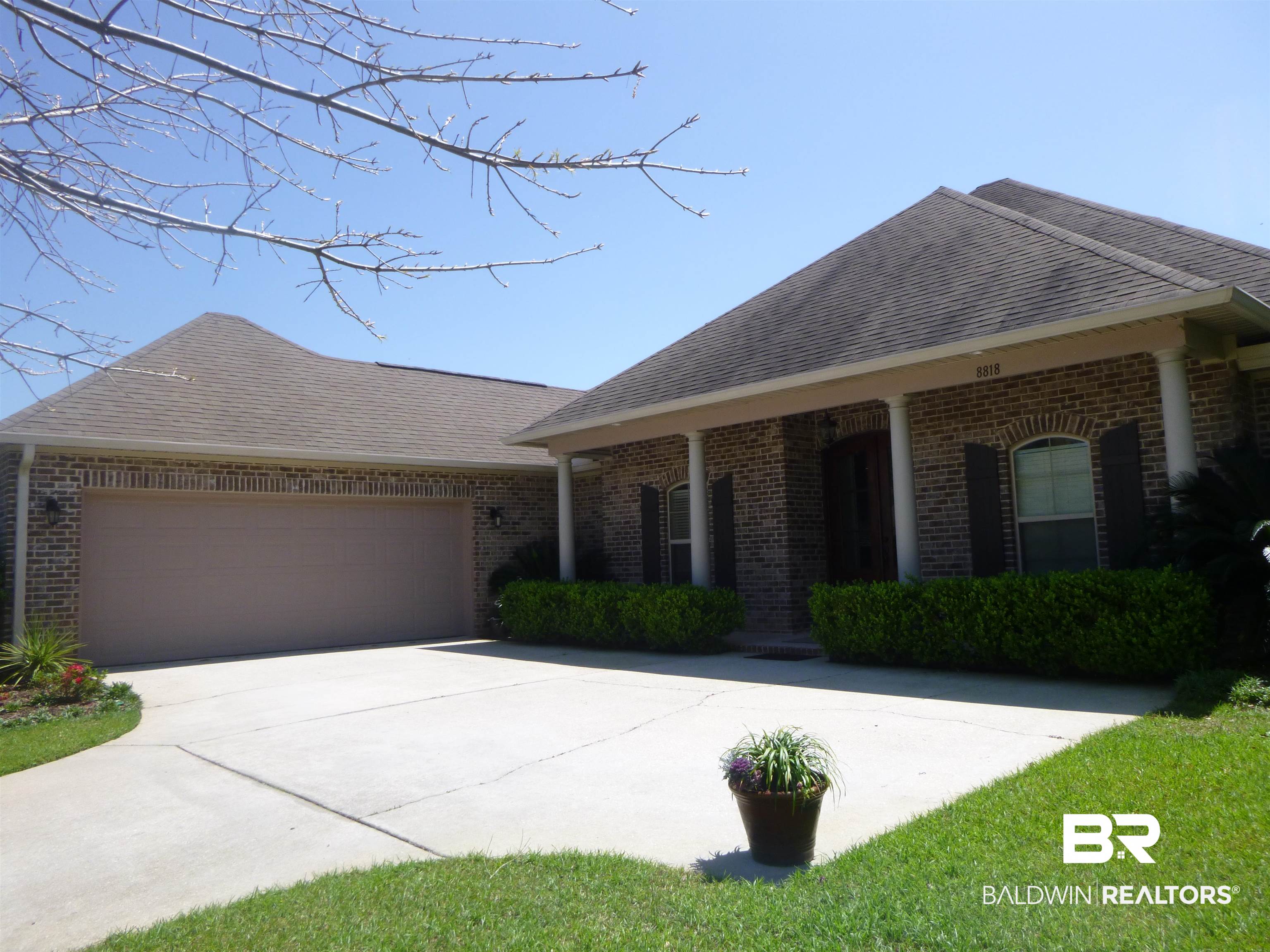 8818 Rosedown Lane Daphne, AL 36526 - Photo 2 of 33 Side Entry Garage
