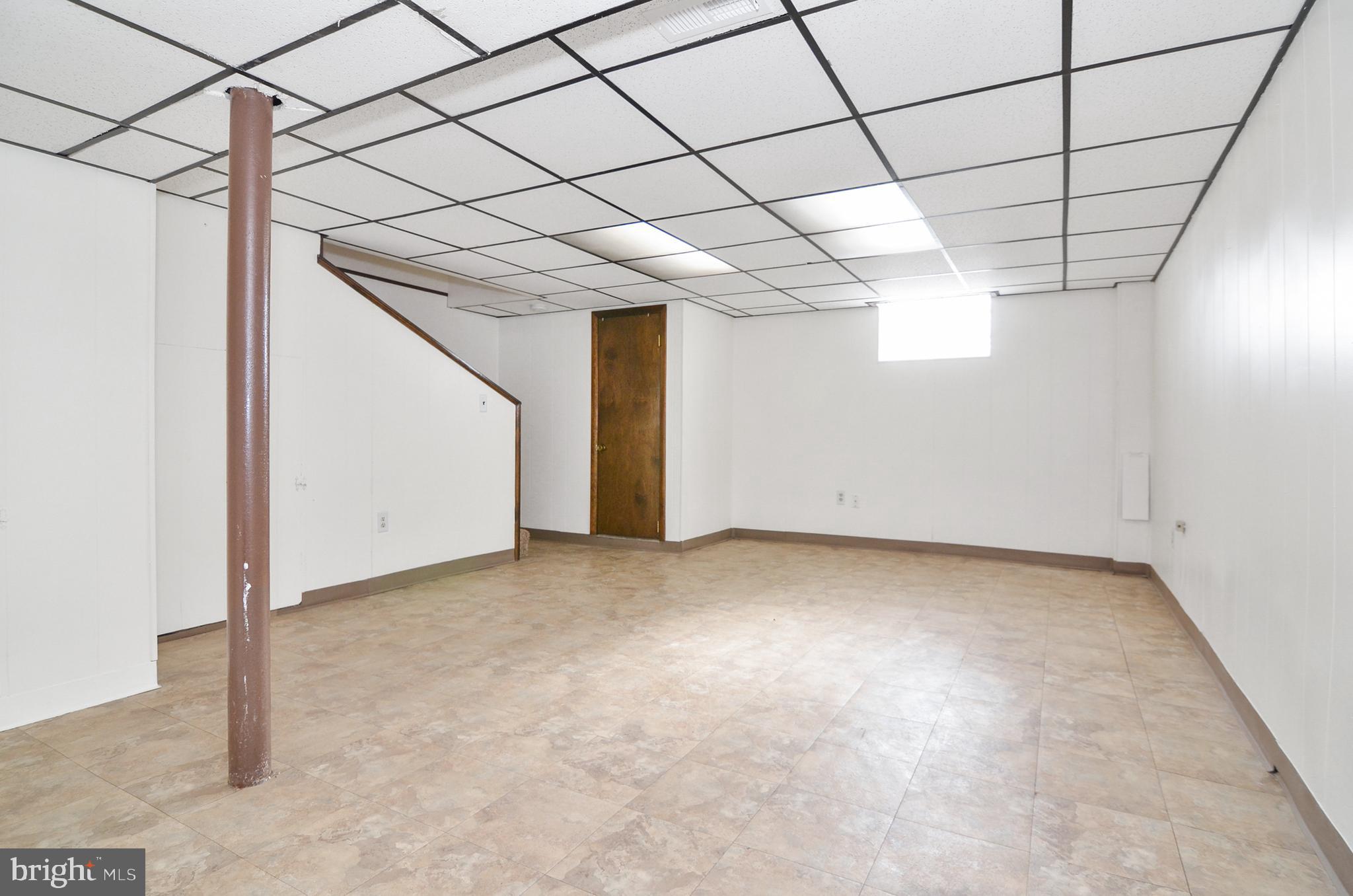 1736 Pin Oak Road Parkville, MD 21234 - Photo 25 of 32 LOWER LEVEL FAMILY ROOM