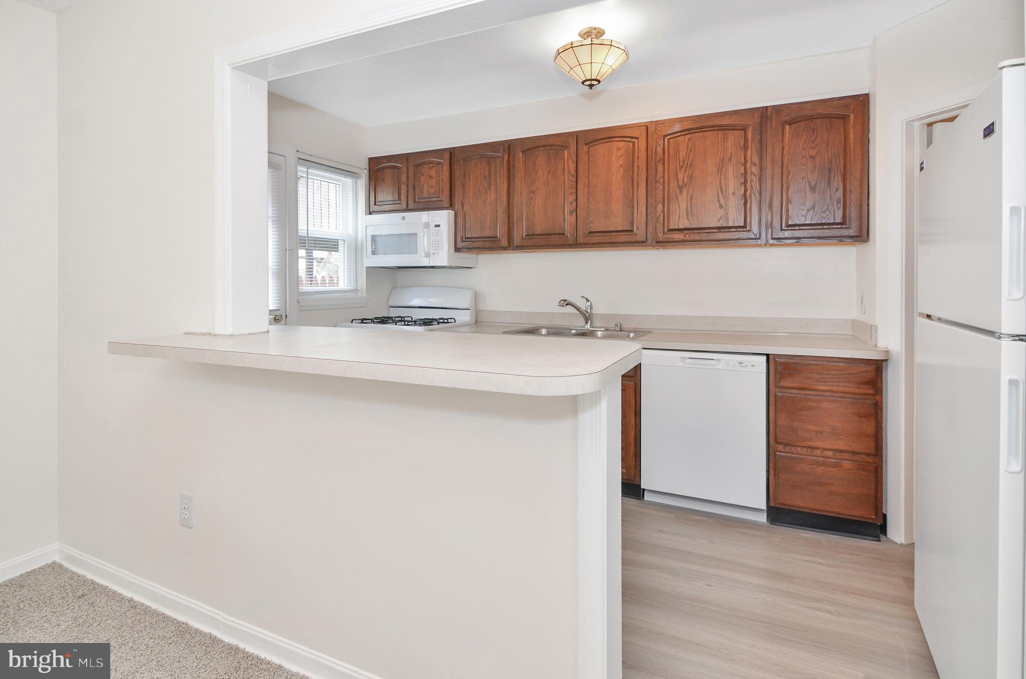 1736 Pin Oak Road Parkville, MD 21234 - Photo 8 of 32 KITCHEN