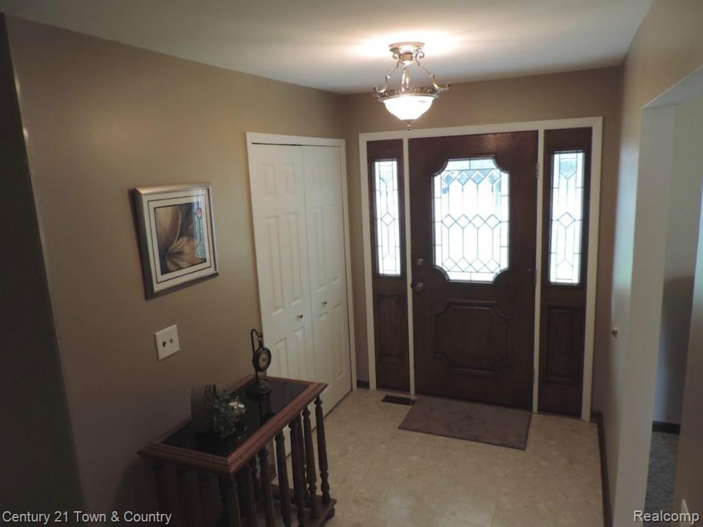 43323 Saal Road Sterling Heights, MI 48313 - Photo 3 of 34 DSCN4554.jpg