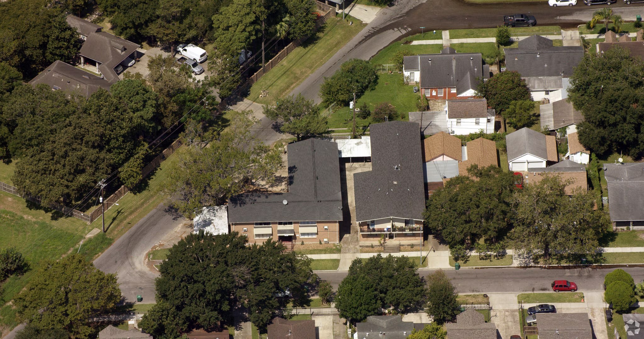 2712 Oakcliff Street Houston, TX 77023 - Photo 9 of 30 an aerial view of multiple houses