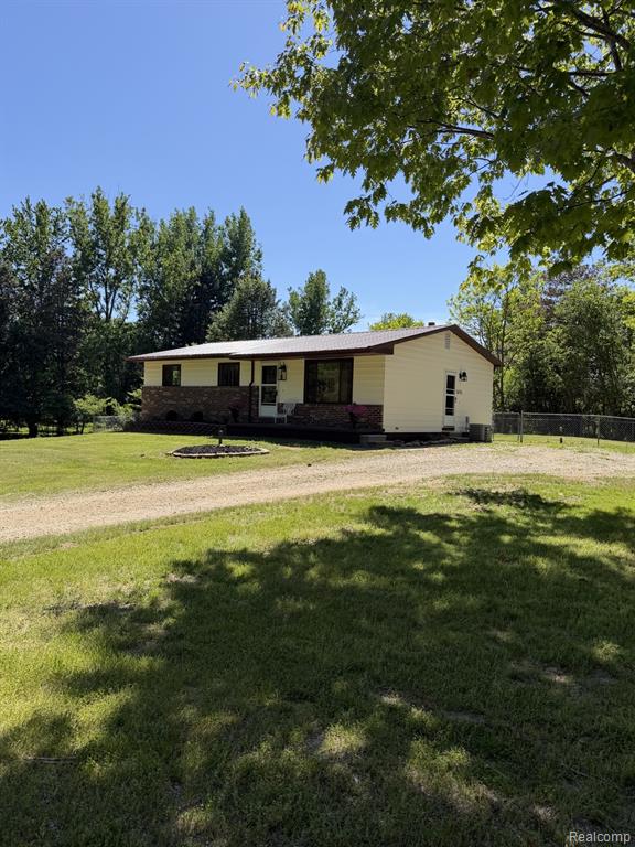 5215 Schlaud Road North Branch, MI 48461 - Photo 3 of 30