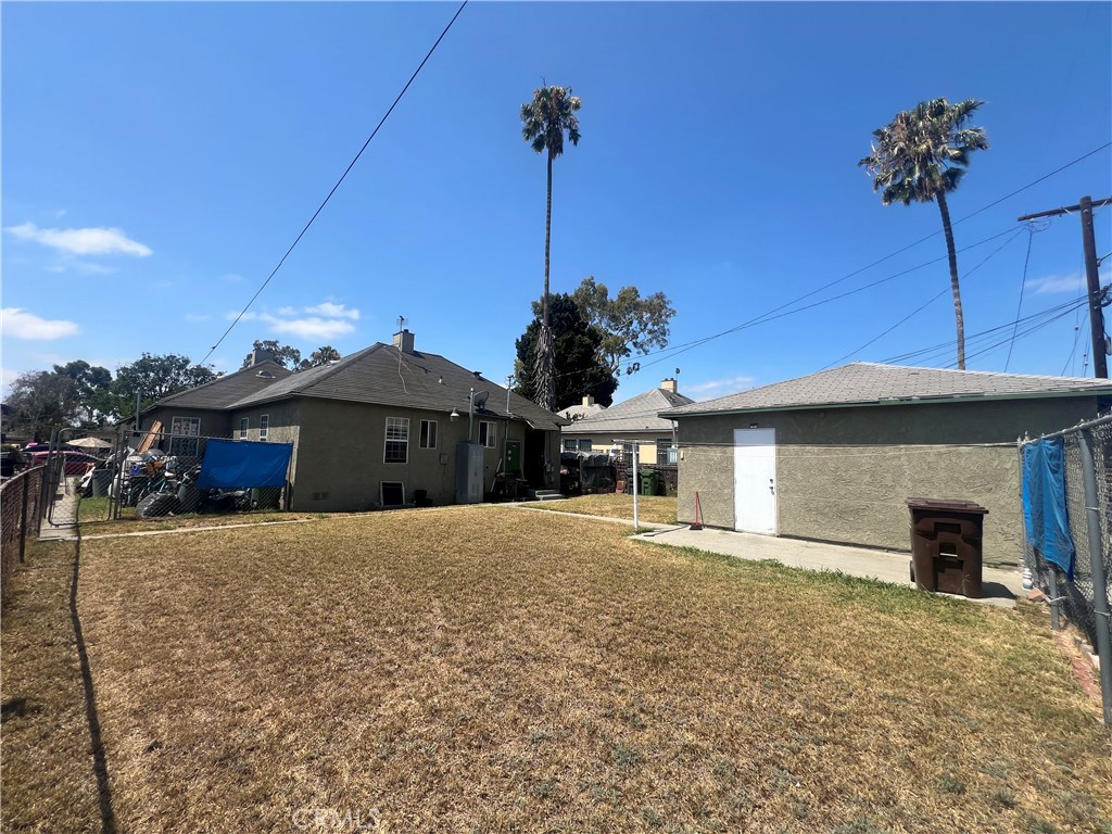 533 West Almond Street Compton, CA 90220 - Photo 4 of 5