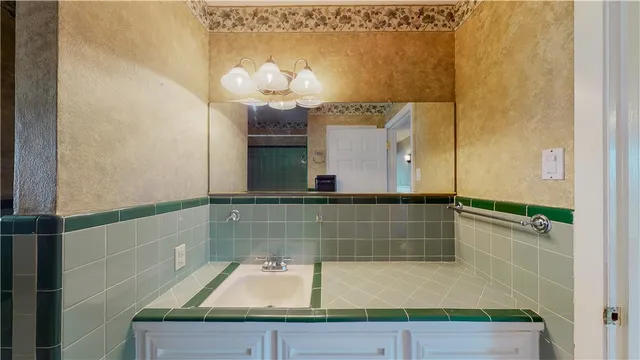 $1,800 | 2104 Elmwood Drive, Bryan, TX 77802