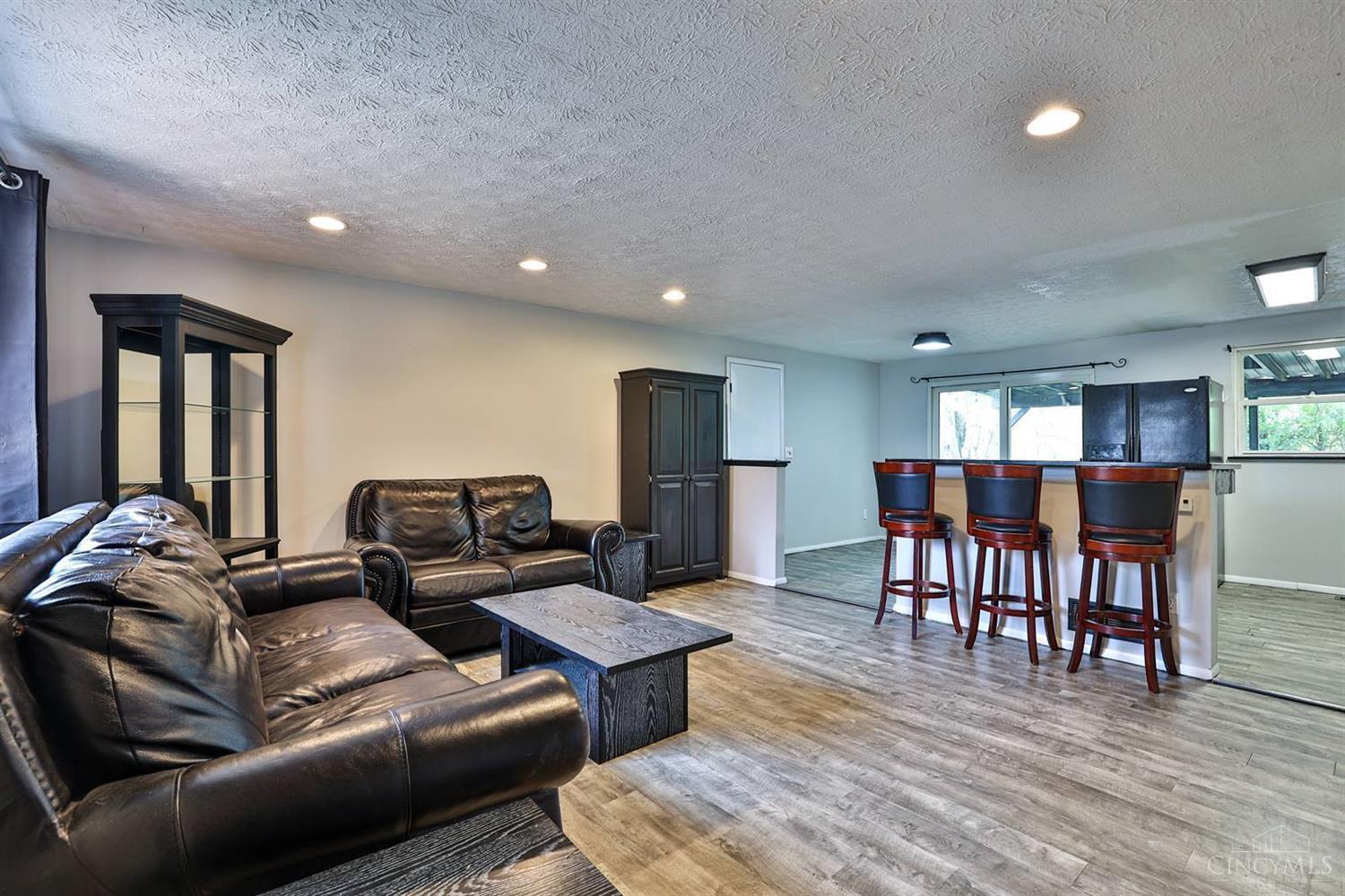 10871 West Road Harrison, OH 45030 - Photo 6 of 41 Gallery Image 6