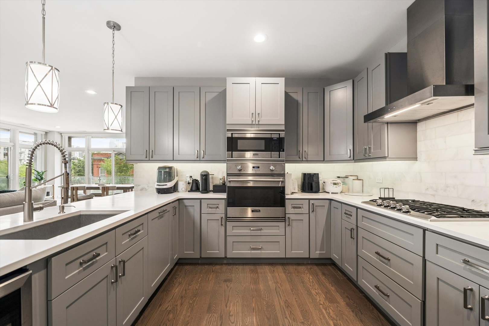 236 South Racine Avenue, Unit 304 Chicago, IL 60607 - Photo 8 of 22