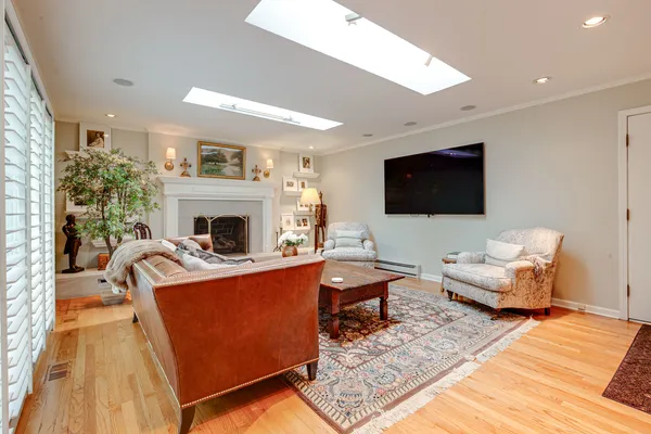 $899,990 | 22 Regent Lane, Lincolnshire, IL 60069