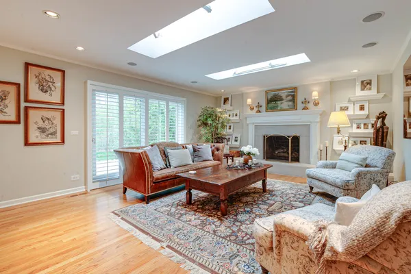 $899,990 | 22 Regent Lane, Lincolnshire, IL 60069