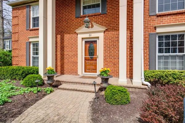 $899,990 | 22 Regent Lane, Lincolnshire, IL 60069