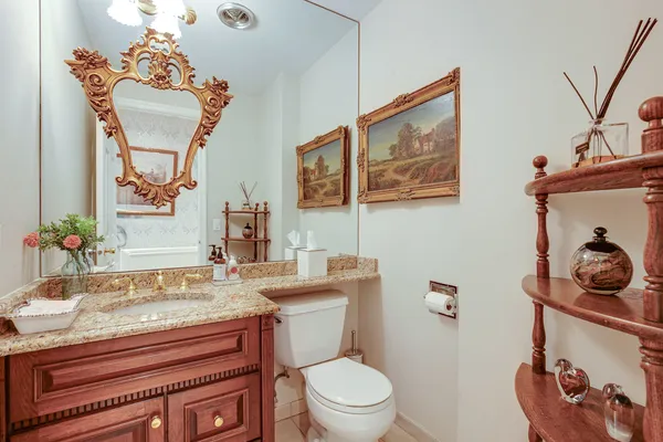 $899,990 | 22 Regent Lane, Lincolnshire, IL 60069