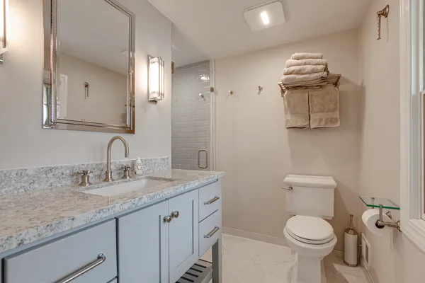 $899,990 | 22 Regent Lane, Lincolnshire, IL 60069