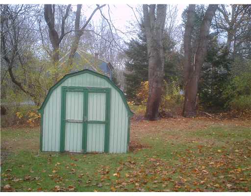 206 Winnapaug Road Westerly, RI 02891 - Photo 13 of 16 Yard/Garden.