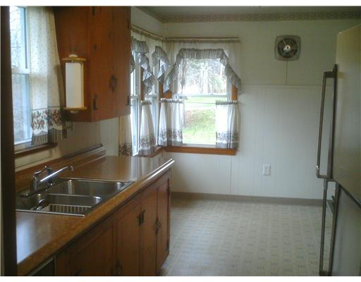 206 Winnapaug Road Westerly, RI 02891 - Photo 4 of 16 Kitchen.