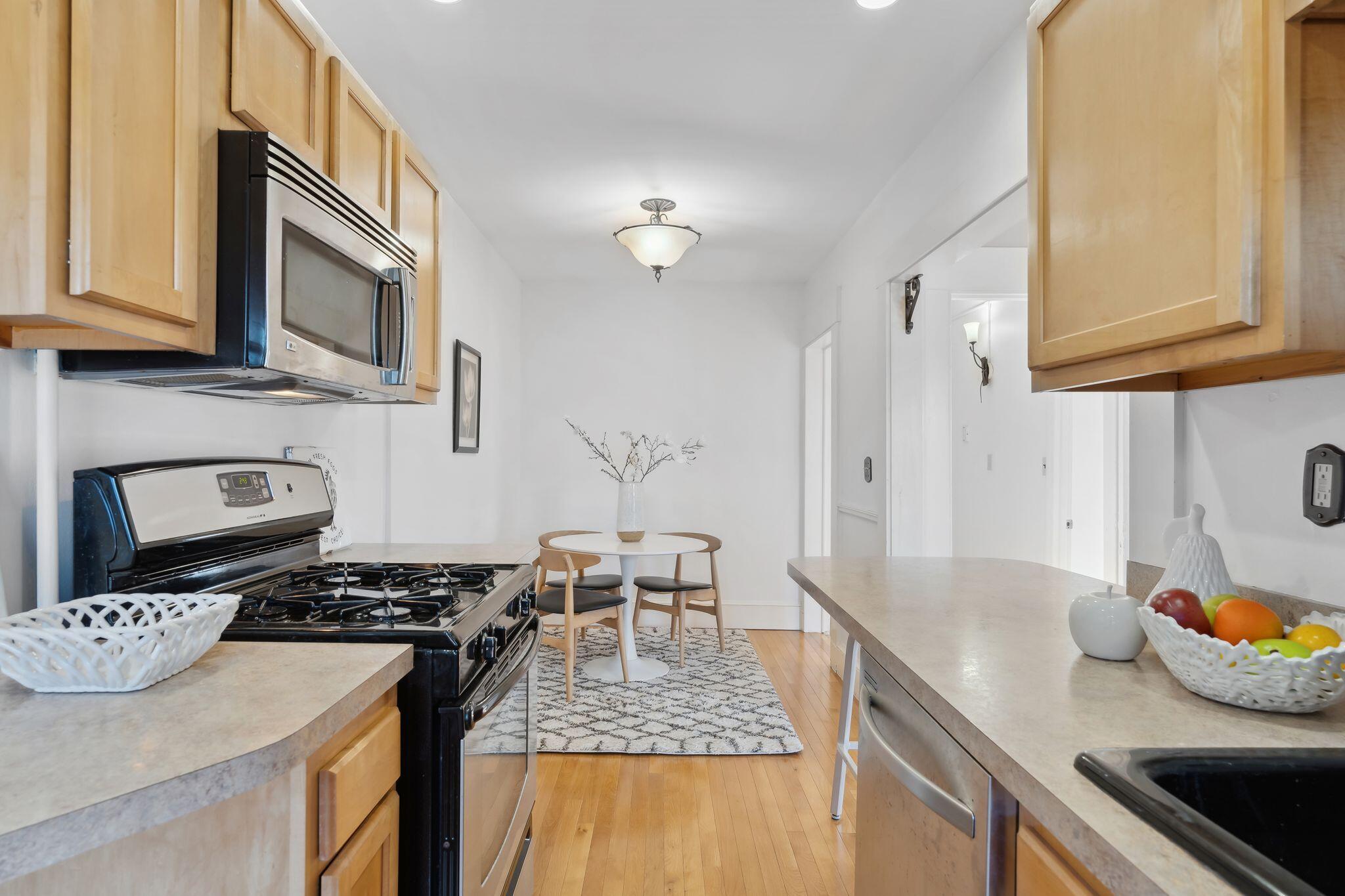 22 Pine Street, Unit 5 Portland, ME 04102 - Photo 5 of 29 13_DSC07738