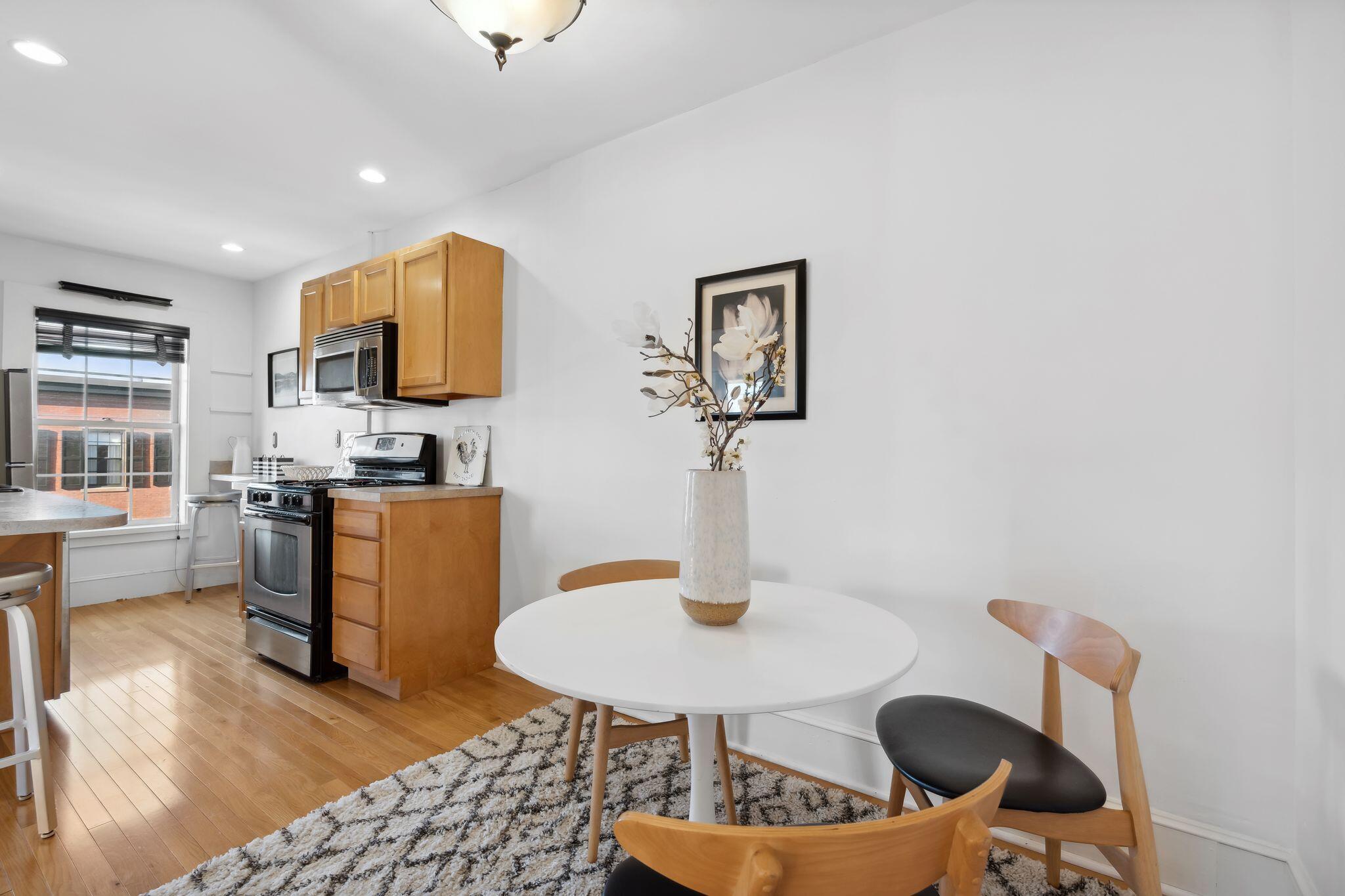 22 Pine Street, Unit 5 Portland, ME 04102 - Photo 7 of 29 7_DSC07703