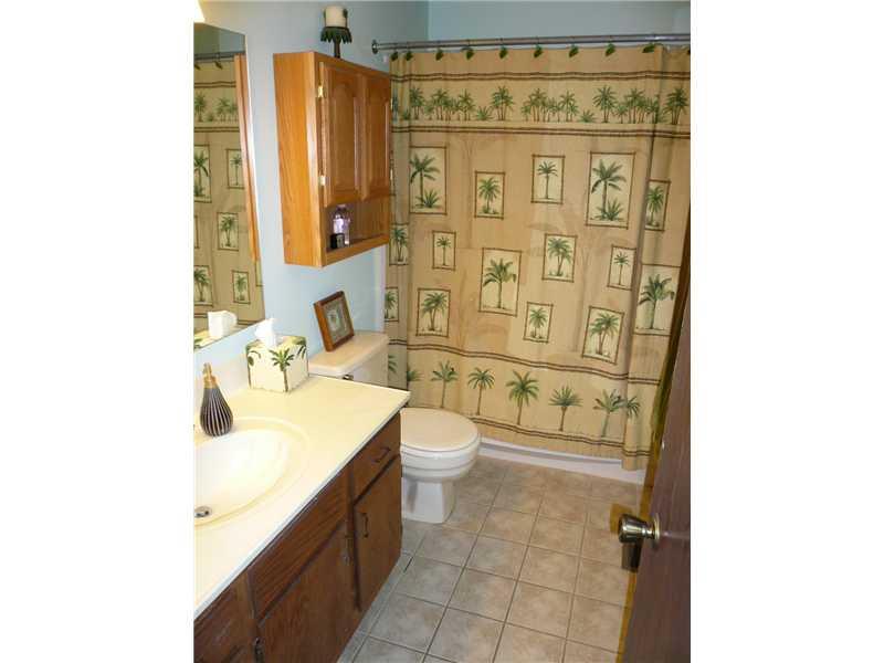 102 Old English Road Pittsburgh, PA 15237 - Photo 15 of 24 Full Bath.
