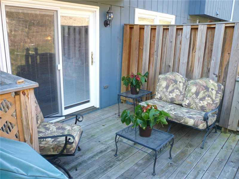102 Old English Road Pittsburgh, PA 15237 - Photo 18 of 24 Patio/Deck.