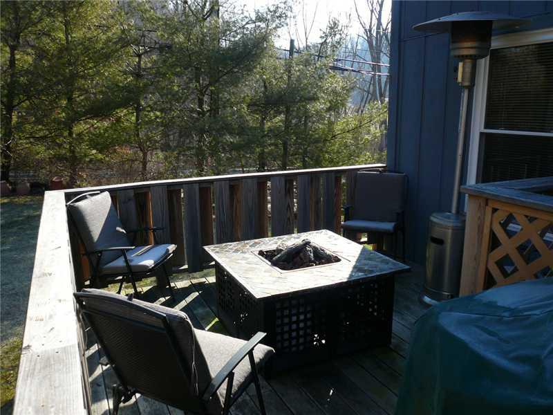 102 Old English Road Pittsburgh, PA 15237 - Photo 19 of 24 Patio/Deck.