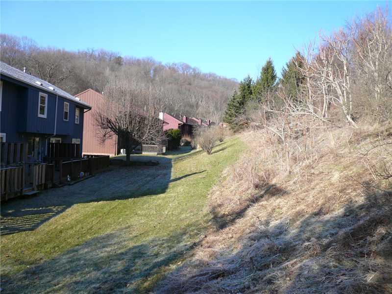 102 Old English Road Pittsburgh, PA 15237 - Photo 21 of 24 Exterior Back.