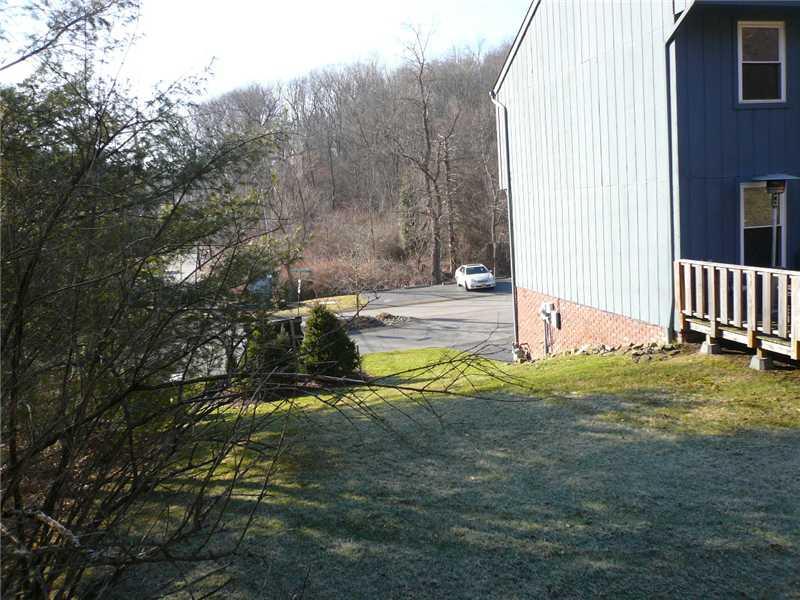 102 Old English Road Pittsburgh, PA 15237 - Photo 22 of 24 Exterior Back.