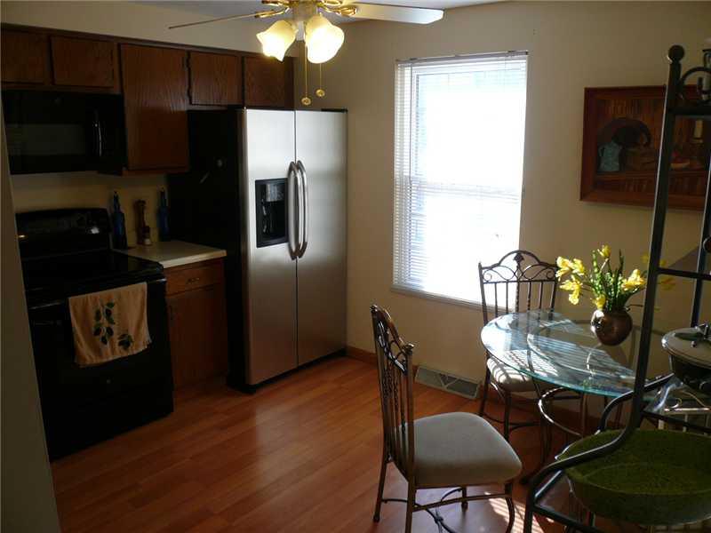 102 Old English Road Pittsburgh, PA 15237 - Photo 7 of 24 Kitchen.