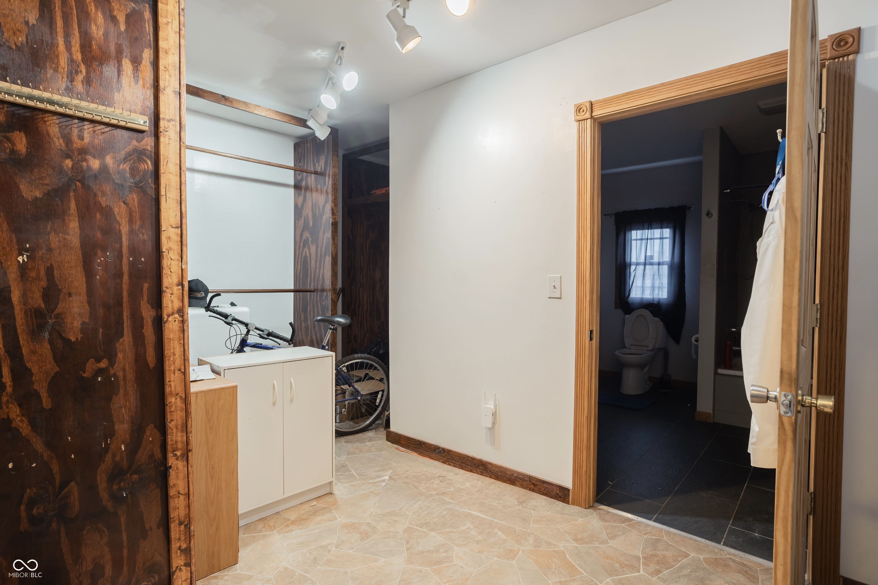 810 East 8th Street Anderson, IN 46012 - Photo 25 of 30