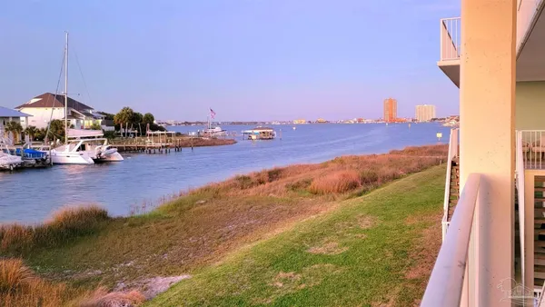 $3,200 | 510 Fort Pickens Road, Pensacola Beach, FL 32561