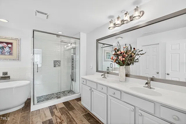 $699,000 | 1124 Woodlands Creek Way, Apex, NC 27502