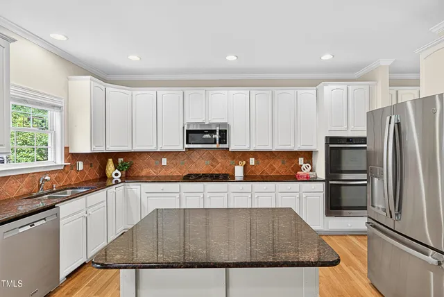 $699,000 | 1124 Woodlands Creek Way, Apex, NC 27502