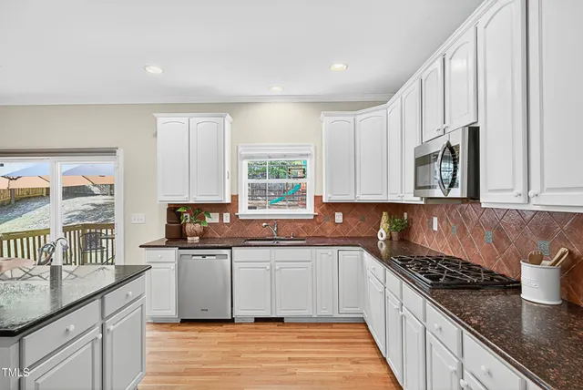 $699,000 | 1124 Woodlands Creek Way, Apex, NC 27502