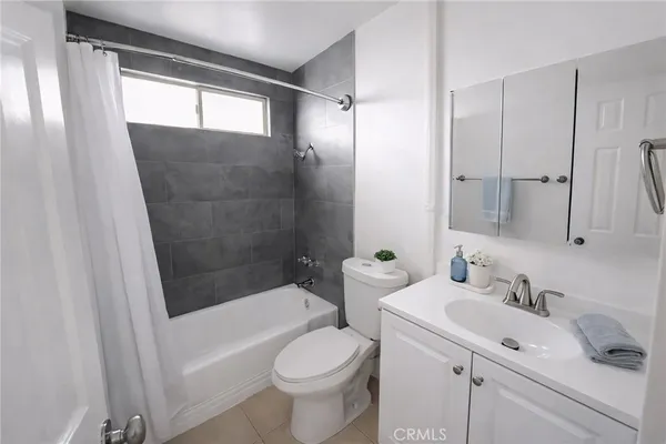 $1,695 | 37111 Cathedral Canyon Drive, Unit 2, Cathedral City, CA 92234