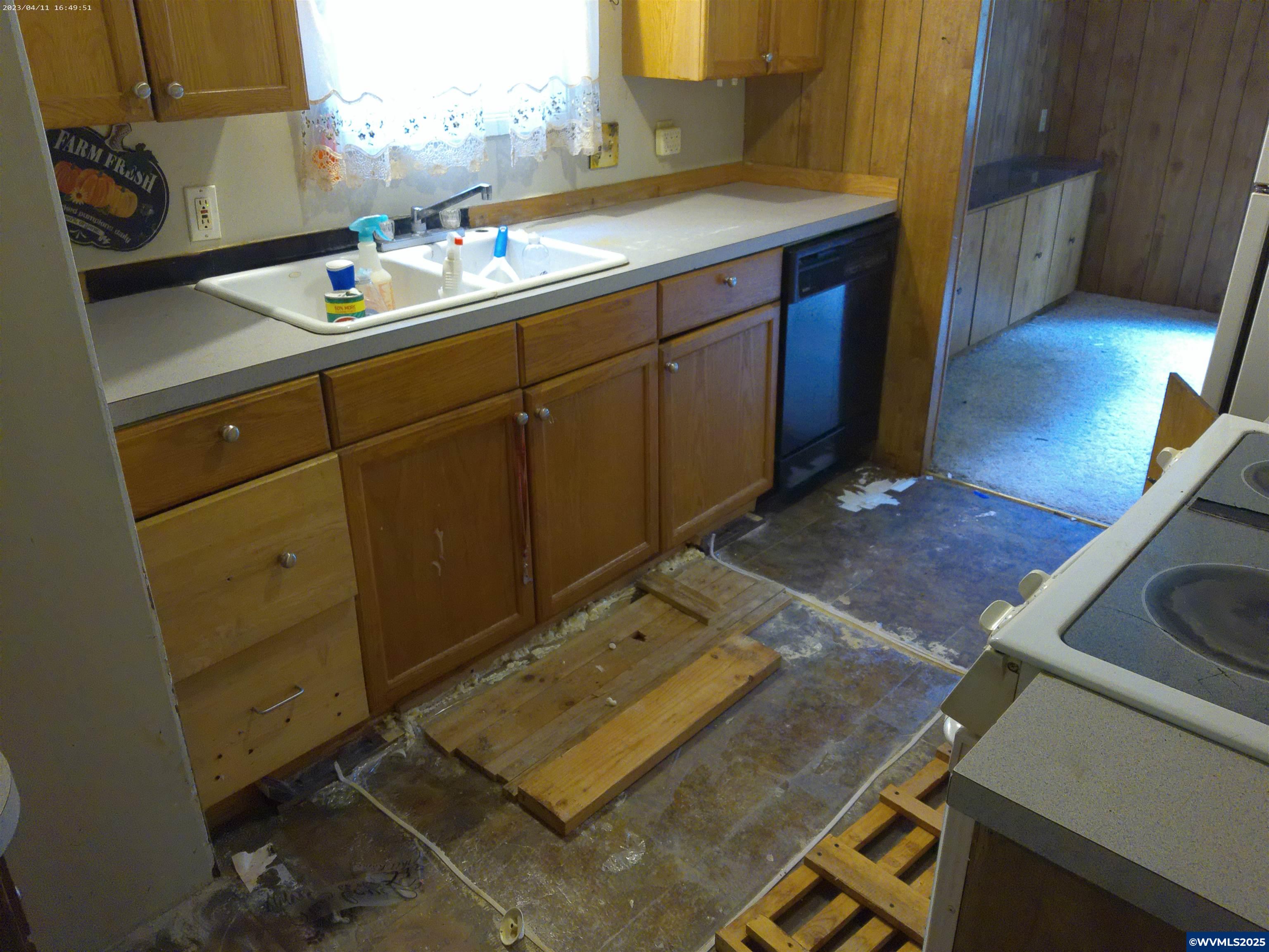 9747 West Stayton Road Southeast Aumsville, OR 97325 - Photo 16 of 26