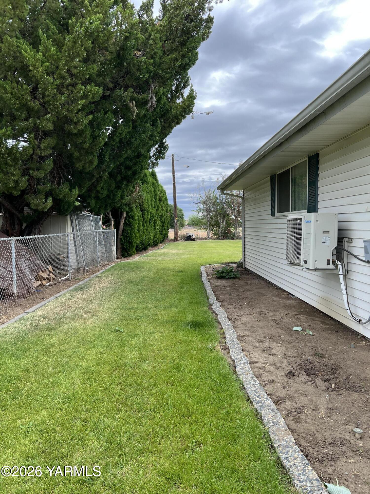 2091 Ashue Road Wapato, WA 98951 - Photo 22 of 27 IMG_2231