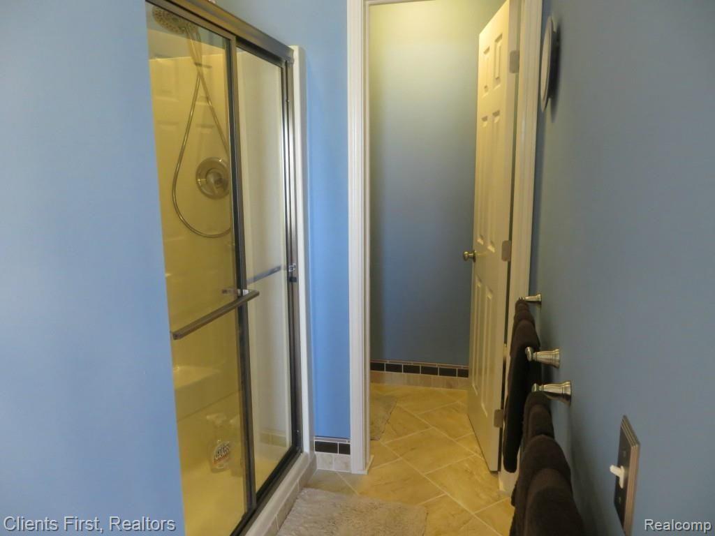 46631 Waddington Road Canton, MI 48187 - Photo 15 of 29 more master bath