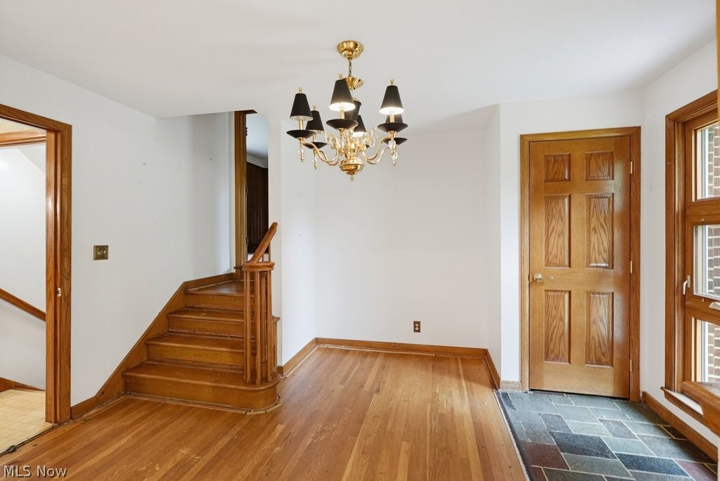21 Hampshire Road Akron, OH 44313 - Photo 3 of 45